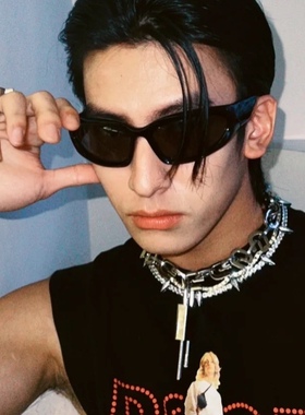 痞帅装逼黑框灰片骑行运动男士太阳眼镜朋克未来感蓝墨镜Y2K街拍