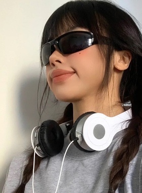 高颜值男女通用黑框银反光Y2K千禧风骑行防风墨镜街拍太阳镜蓝橙