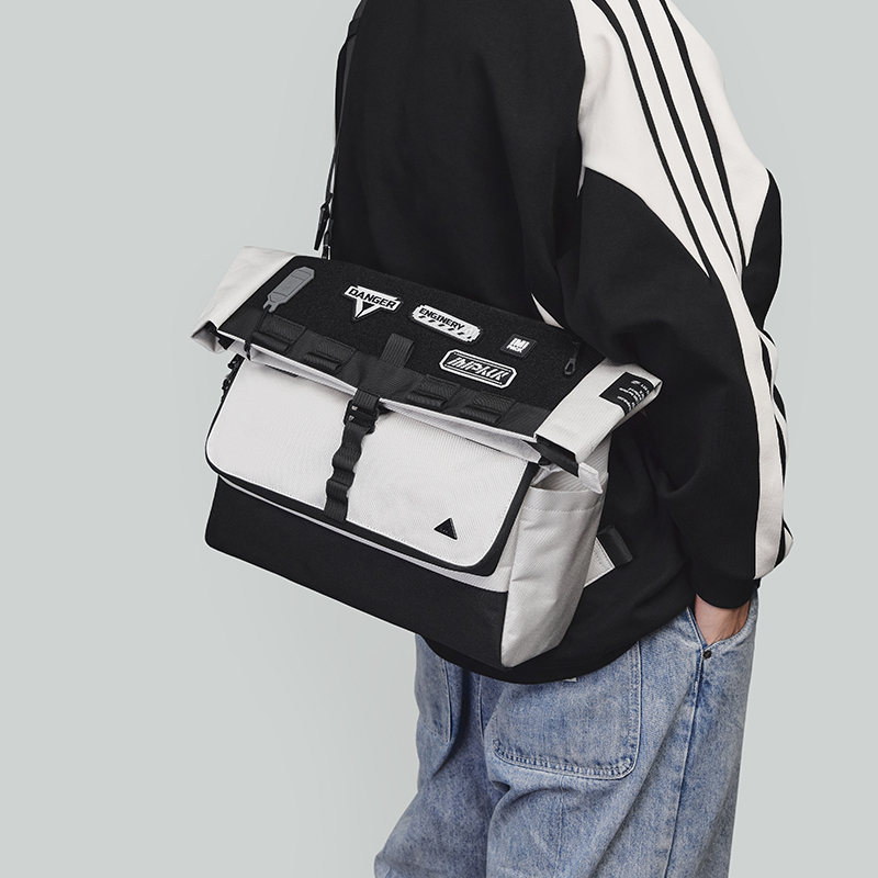 iMipack原创大容量斜挎包男女生机能电脑包多功能两用单肩邮差包 - 图1