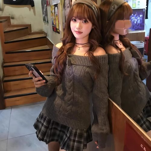 设计感麻花毛衣收腰修身显瘦上衣露肩一字肩兔耳红色灰色针织杉女 - 图1