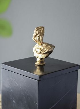 维纳斯金色铝制人像大理石底座