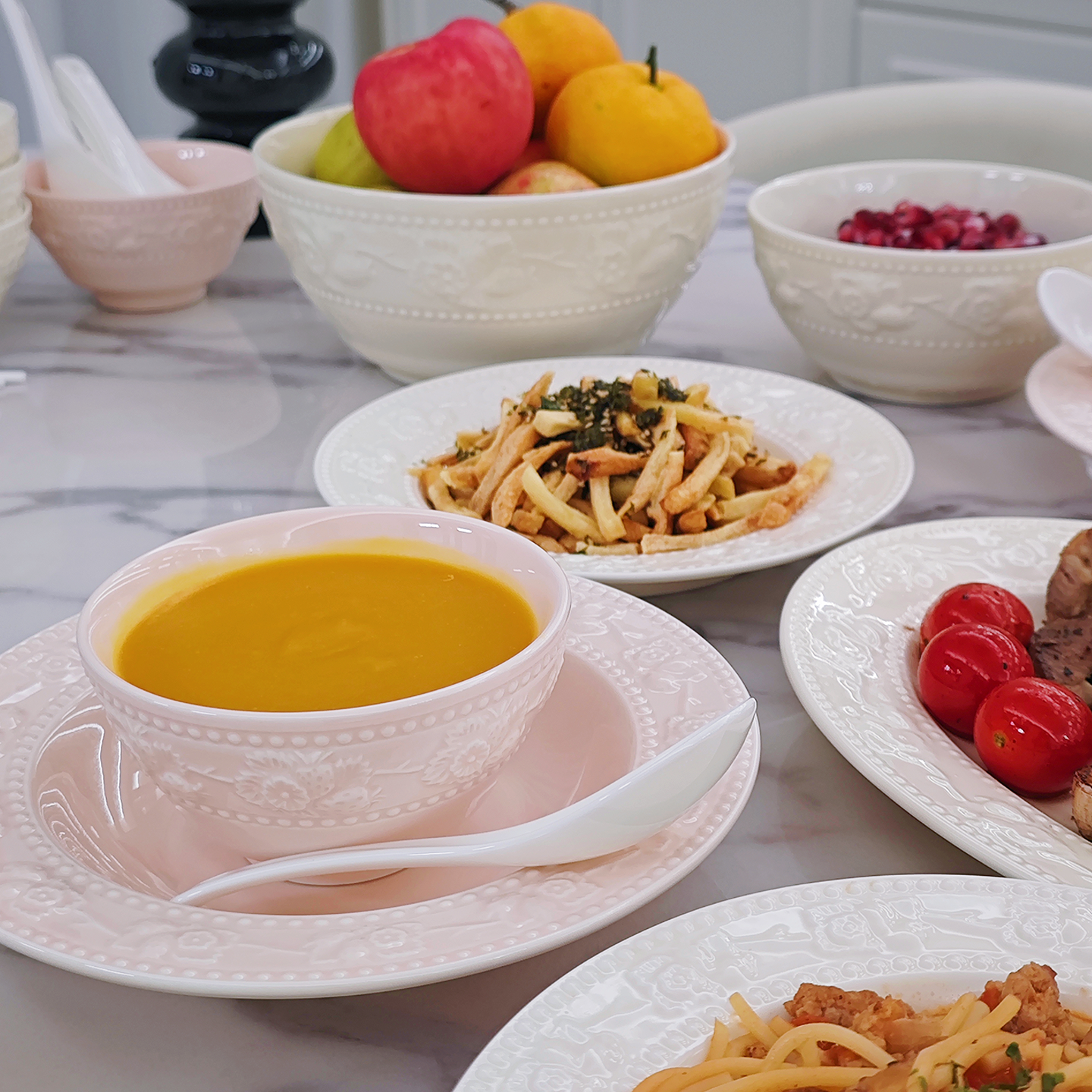 2026新款碗碟套装家用浮雕釉下彩法式餐具乔迁新居礼物碗盘筷组合,淘宝优惠券,粉丝福利购,淘宝优惠卷