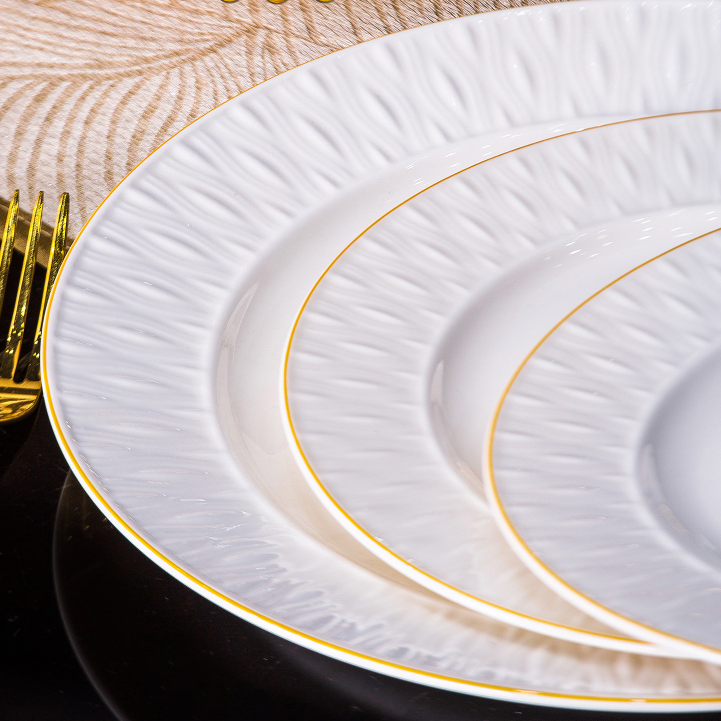 2025新款釉下彩餐具碗碟套装家用景德镇高温陶瓷乔迁礼物轻奢碗盘