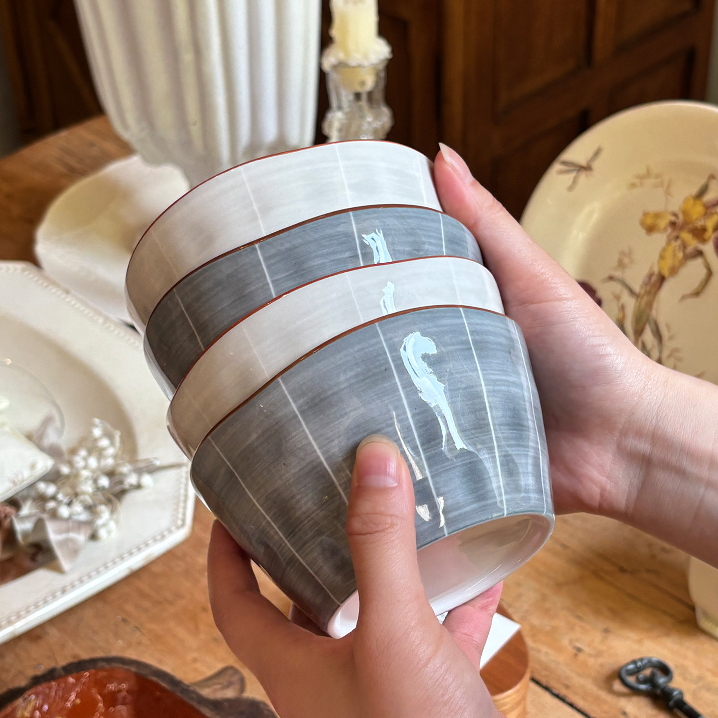 日式釉下彩2025新款碗碟套装家用高颜值陶瓷碗盘乔迁新居礼物碗具