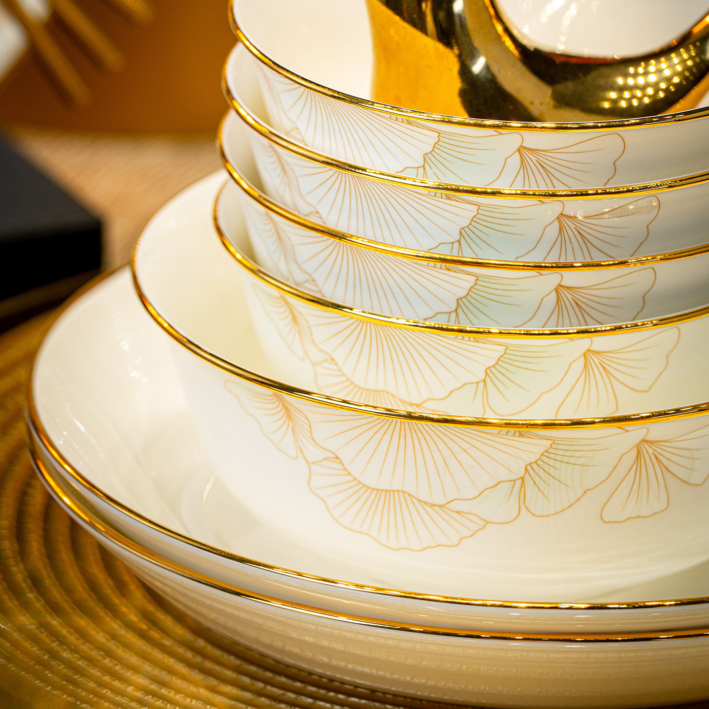 餐具套装2025新款景德镇中式轻奢陶瓷碗筷碗具盘子碗碟套装家用