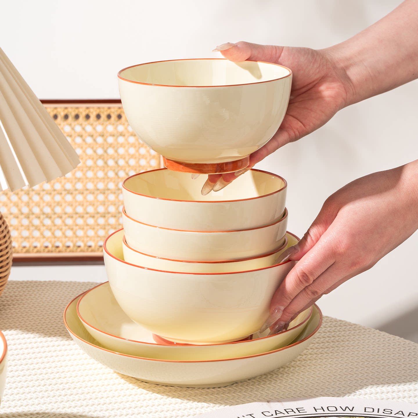 简约釉下彩2026新款碗盘碗碟套装家用高颜值奶油风餐具乔迁送礼碗