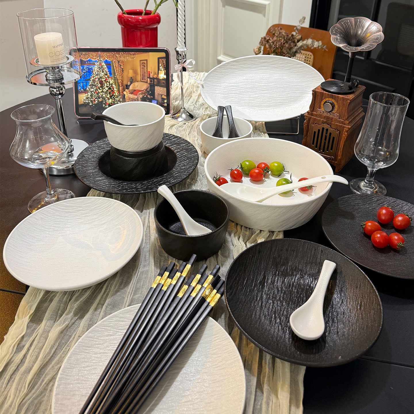 日式釉下彩2026新款碗盘碗碟套装家用高颜值陶瓷简约餐具乔迁碗具