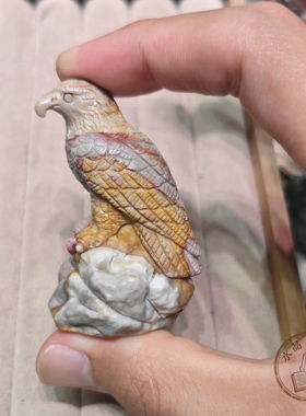 天然阿拉善玛瑙彩玉 雄鹰手把件 精雕老鹰摆件 大鹏展翅文玩把玩