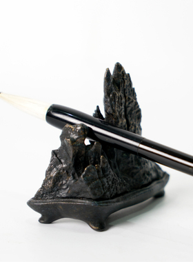 见君奇峰竞秀书房赏石笔架山摆件