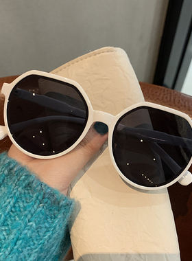 2021新款白色墨镜女韩版潮网红款复古小框茶色太阳镜小脸款ins风