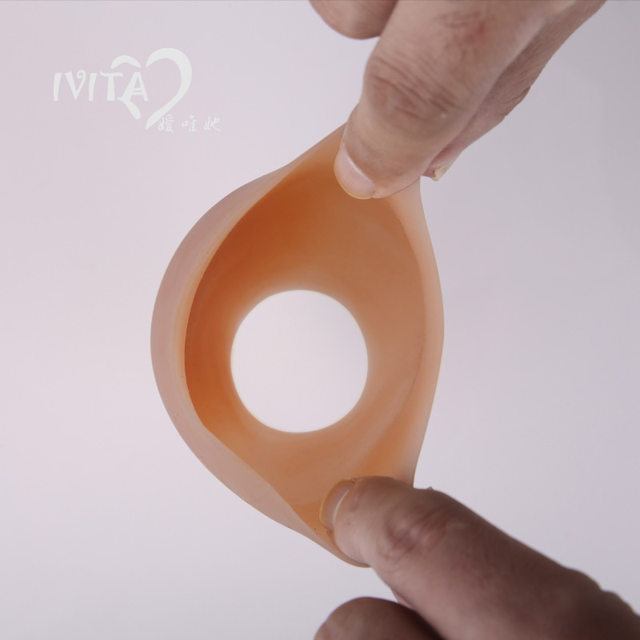 Silicone calf plumping leg sleeves to modify scars and cover the sleeves