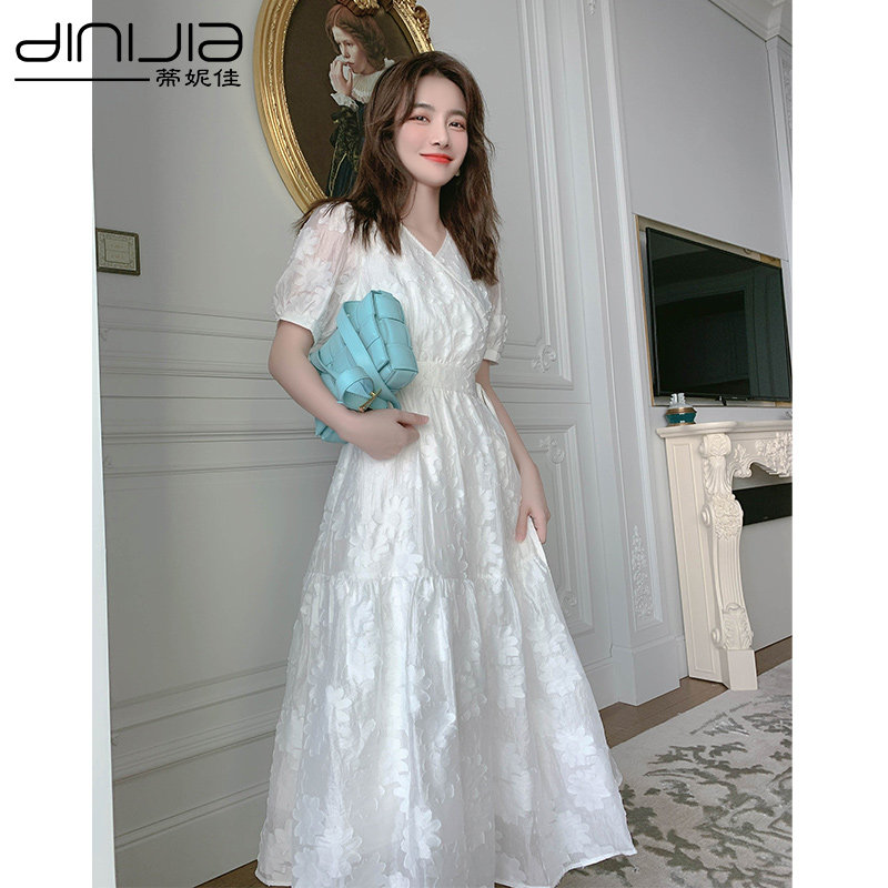 碎花连衣裙显瘦小雏菊夏装v领裙子 蒂妮佳连衣裙