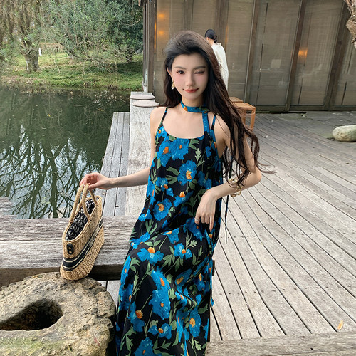 AMNANA法式沙滩裙气质显瘦碎花吊带连衣裙女夏宽松度假小个子长裙 - 图2