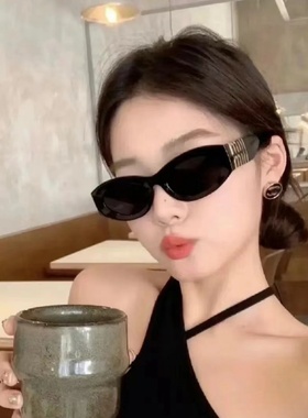 防紫外线方框韩版女金属字母墨镜