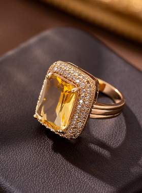 轻奢方形微镶黄钻锆石戒指