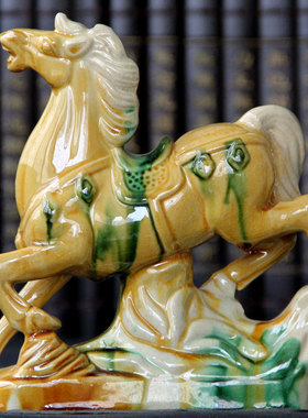 唐三彩家居客厅陶瓷马