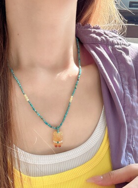 炭烤小熊吊坠绿松石项链 女士锁骨链天然串珠小米珠 女孩自然美丽