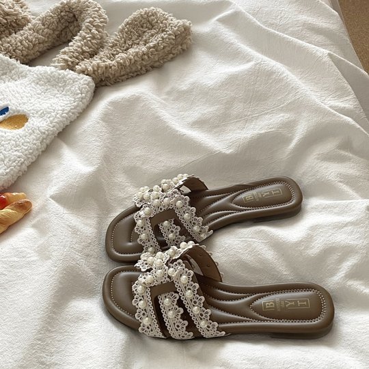 Style vieil argent de luxe léger ~! Pearl French ins – sandales de vacances pour femmes, pantoufles d'été antidérapantes, respirantes et douces