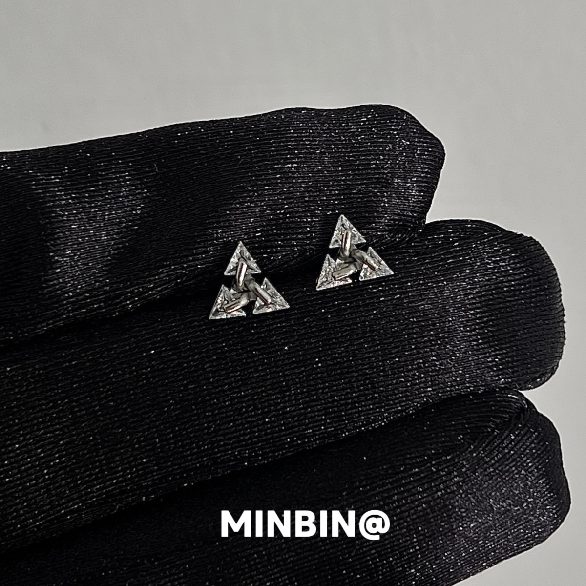 钛钢锆石三角形耳钉男士高级感冷淡风小众设计感嘻哈耳环女耳饰潮,淘宝优惠券,粉丝福利购,淘宝优惠卷