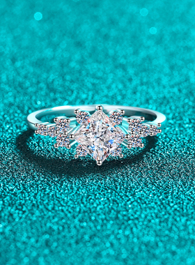 时尚S925纯银莫桑钻戒指女正方几何设计感指环清冷感轻奢送女友