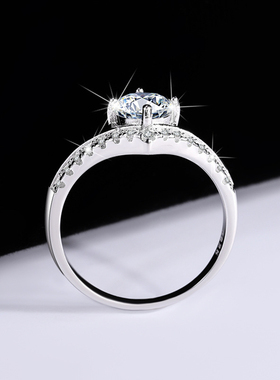 纯银镀铂金莫桑钻可过钻笔莫桑石皇冠正品钻戒仿真钻求婚结婚戒指