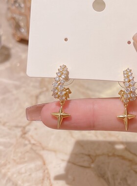 轻奢小众水钻花朵金色百搭耳钉