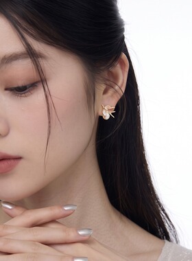 轻奢简约四叶草贝母耳钉女款