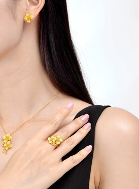 周生生黄金足金立体绣球花结婚