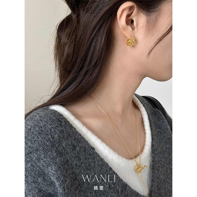 挽里纹理面包耳环轻奢小众精致小巧时尚百搭气质女生耳饰日常通勤,淘宝优惠券,粉丝福利购,淘宝优惠卷