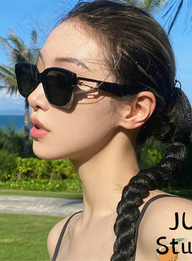 高级感墨镜女韩版显瘦黑框