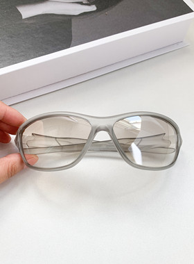 2K复古一体式墨镜灰框高级感时尚