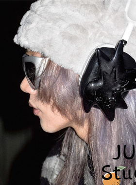 银灰色太阳镜时尚千禧年高级感