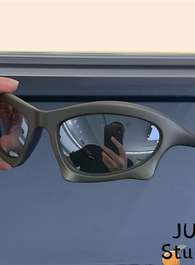 异性蝙蝠形状墨镜欧美时尚街拍