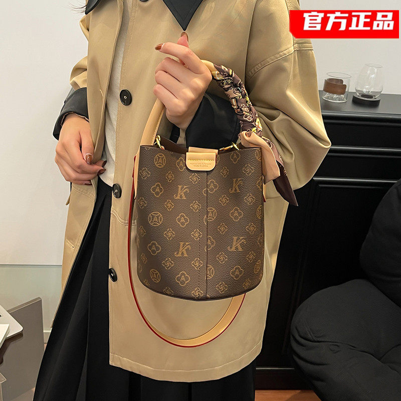 香港专柜包包2025新款潮女包单肩斜挎包真皮包手提包水桶包菜篮子,淘宝优惠券,粉丝福利购,淘宝优惠卷
