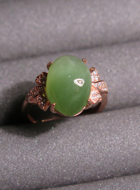 天然和田玉俄料碧玉带微猫眼925银女士大蛋面时尚戒指