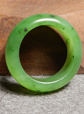 和田玉俄罗斯老料红皮碧玉戒指