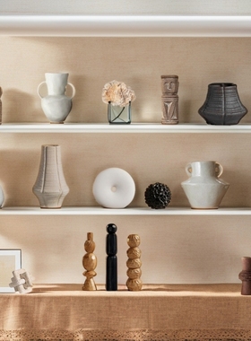 米兰家居展现代简约雕塑玄关摆件