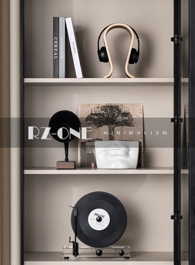 现代轻奢客厅电视柜壁龛摆件