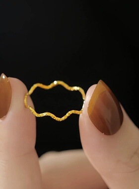 新款久不掉色波浪碎金子花纹雕刻曲线波纹素圈闺蜜戒指