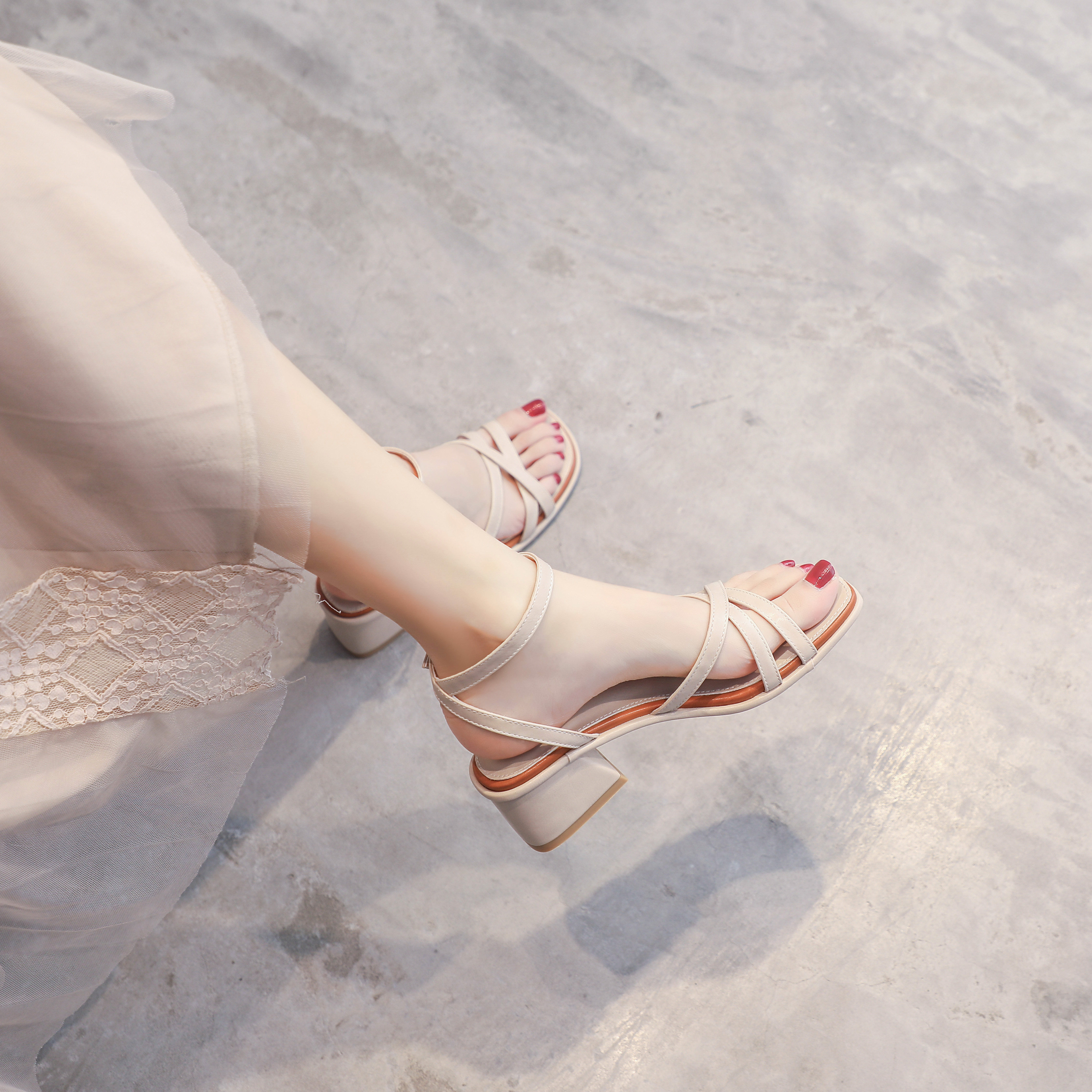 时装凉鞋女2023年新款夏季百搭粗跟中跟仙女网红ins潮配裙罗马鞋