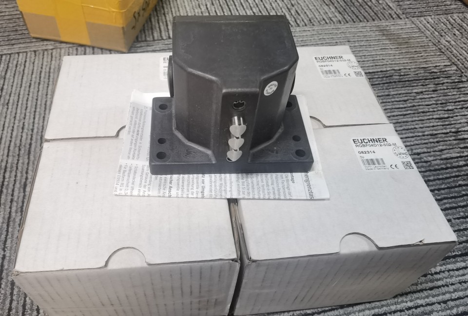全新原装EUCHNER RGBF03D12-502-M 082313安全开关现货5台 - 图3