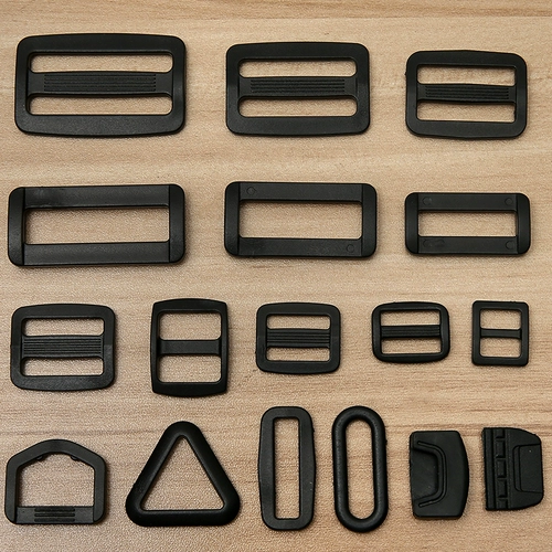 Девять -летящие старые магазины шесть производителей цветов Прямой продажи высокий качественный пластиковый ежедневная пряжка с тремя пряжками пряжка для пряжки Duan Box Accessories