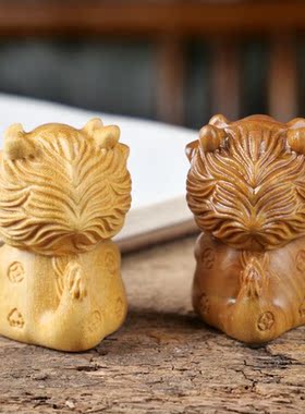 实木雕刻龙宝宝手把件生肖龙本命年小摆件黄金檀绿檀龙卡通儿童