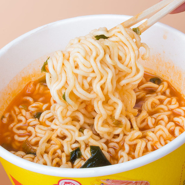 Korean imported tumbler shrimp flavor barreled instant noodles