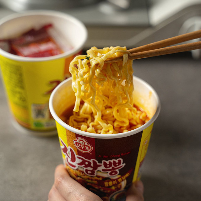 Tumbler Korean imported seafood 75g instant noodles
