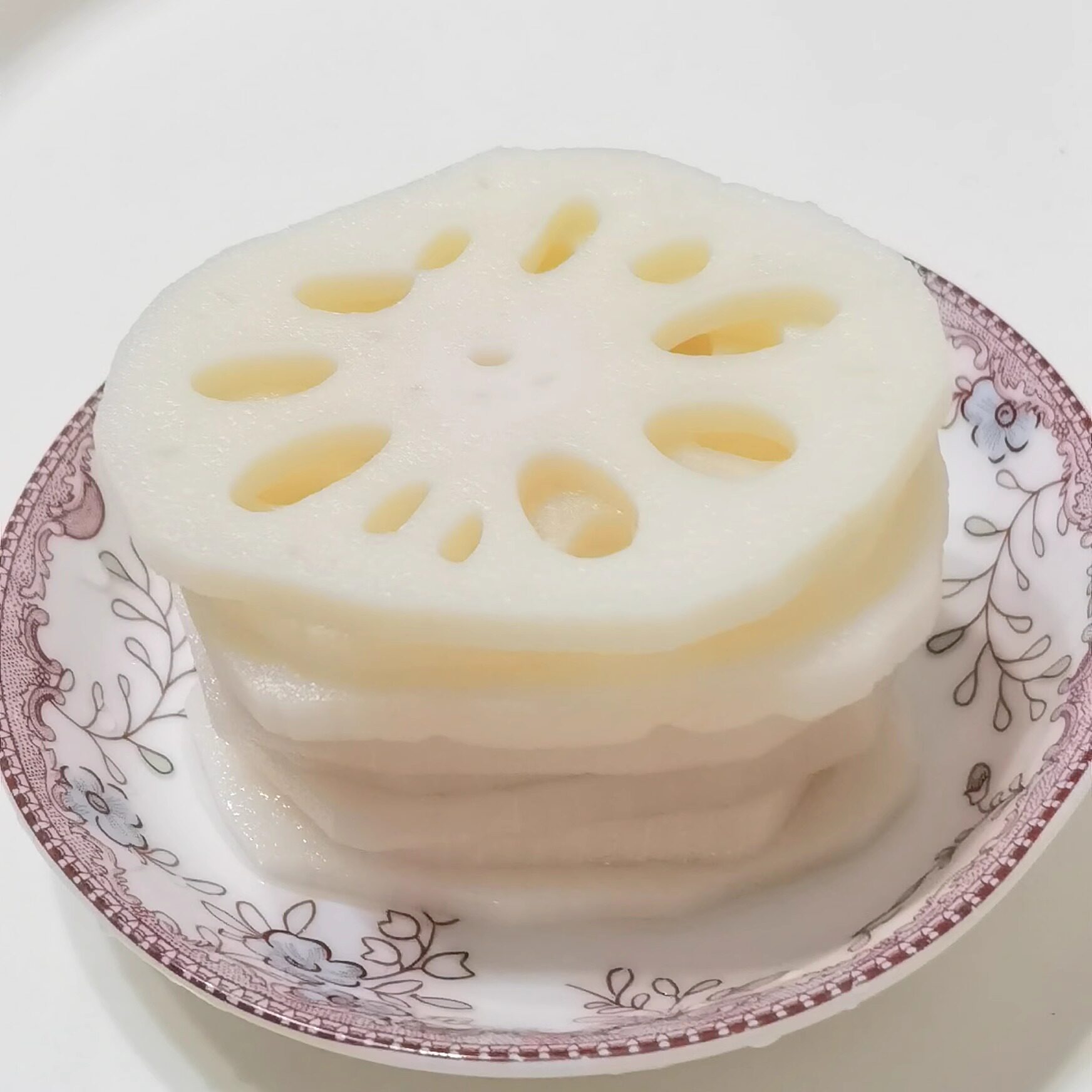 Clear lotus root slices, crispy lotus root slices, commercial ingredients