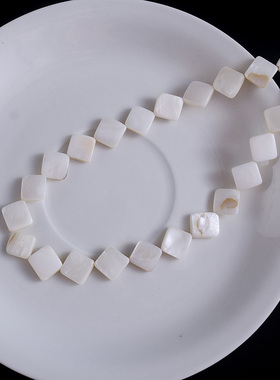 年轻时髦不规则贝壳珠短项链