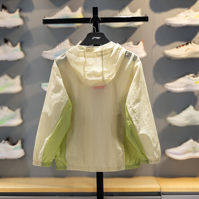 Li Ning ກິລາ windbreaker ປ້ອງກັນແສງແດດບາງ breathable