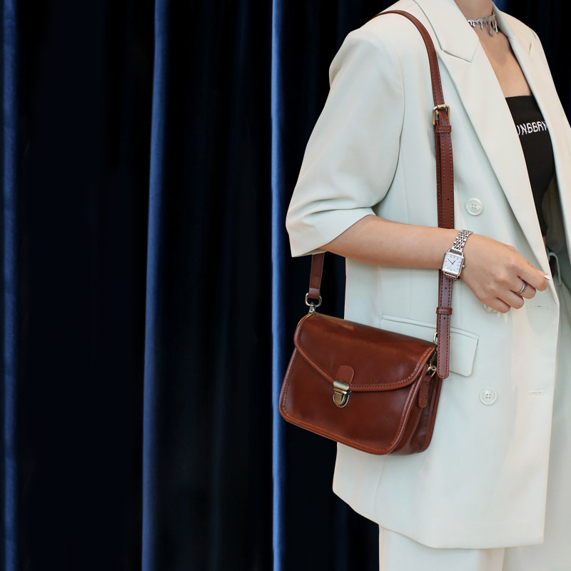 New style genuine leather large capacity crossbody small square bag for women