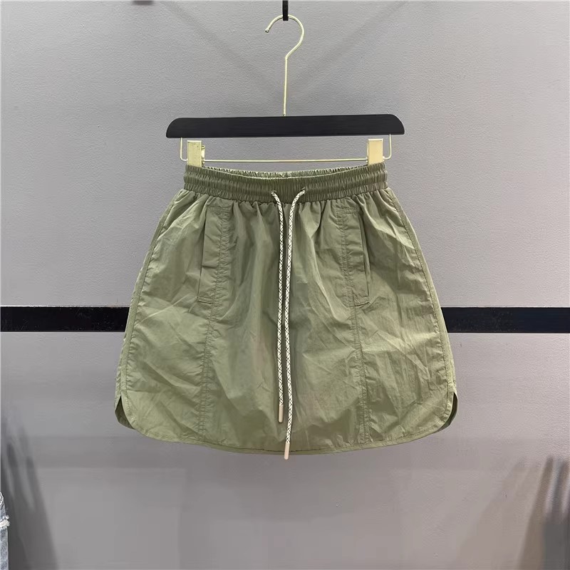 设计感小众工装半身裙女夏季松紧腰a字裤裙宽松显瘦开叉休闲短裙 - 图2